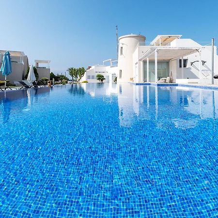 Blue Diamond Beach Villas Paphos Bagian luar foto
