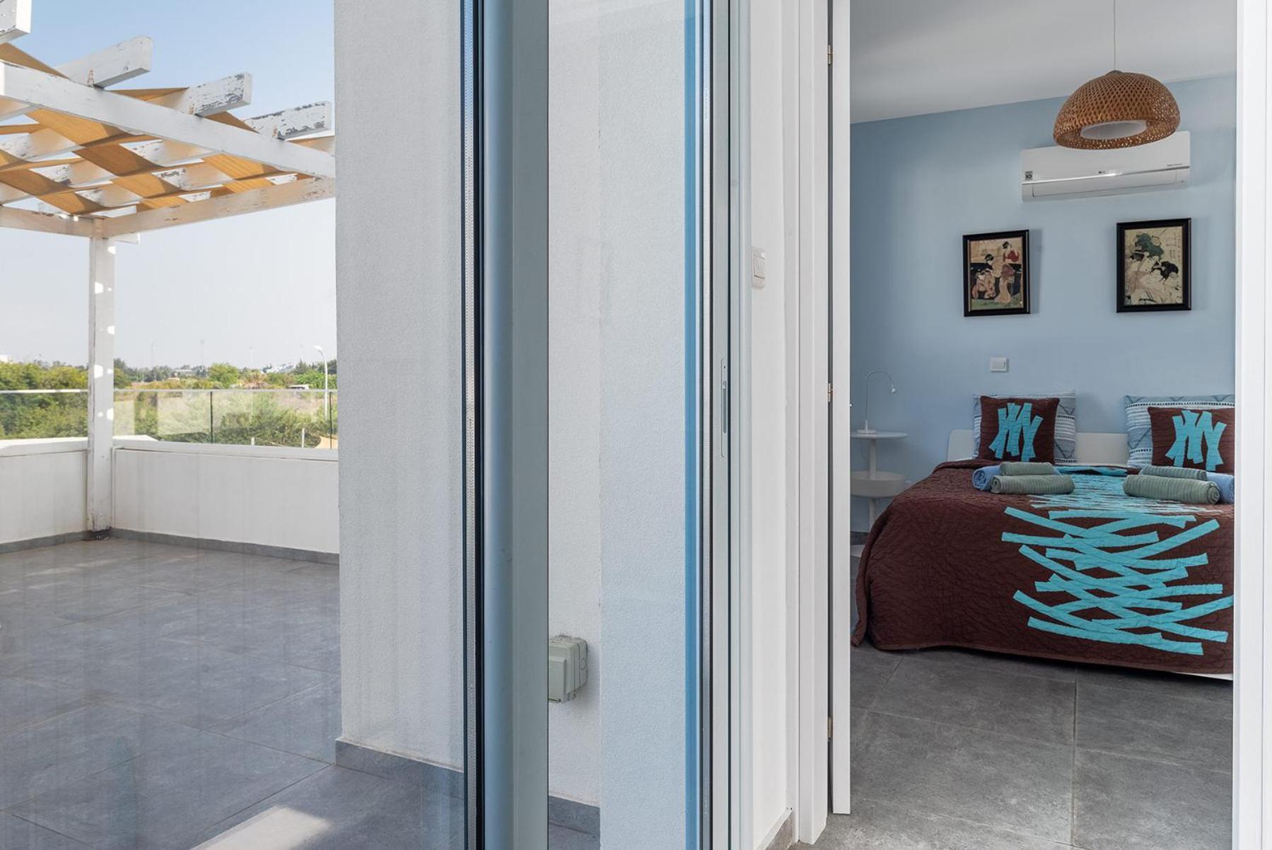 Blue Diamond Beach Villas Paphos Bagian luar foto