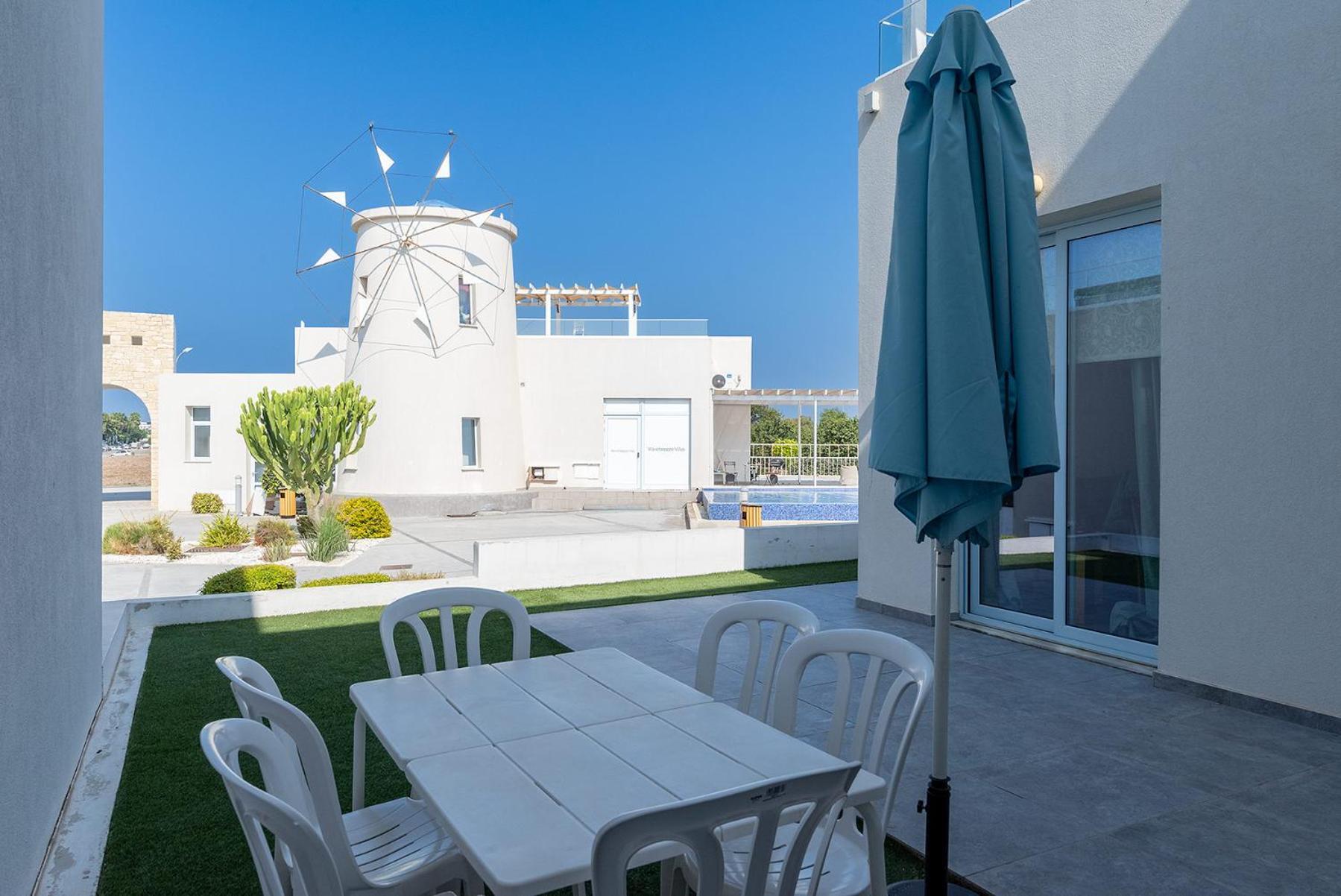 Blue Diamond Beach Villas Paphos Bagian luar foto