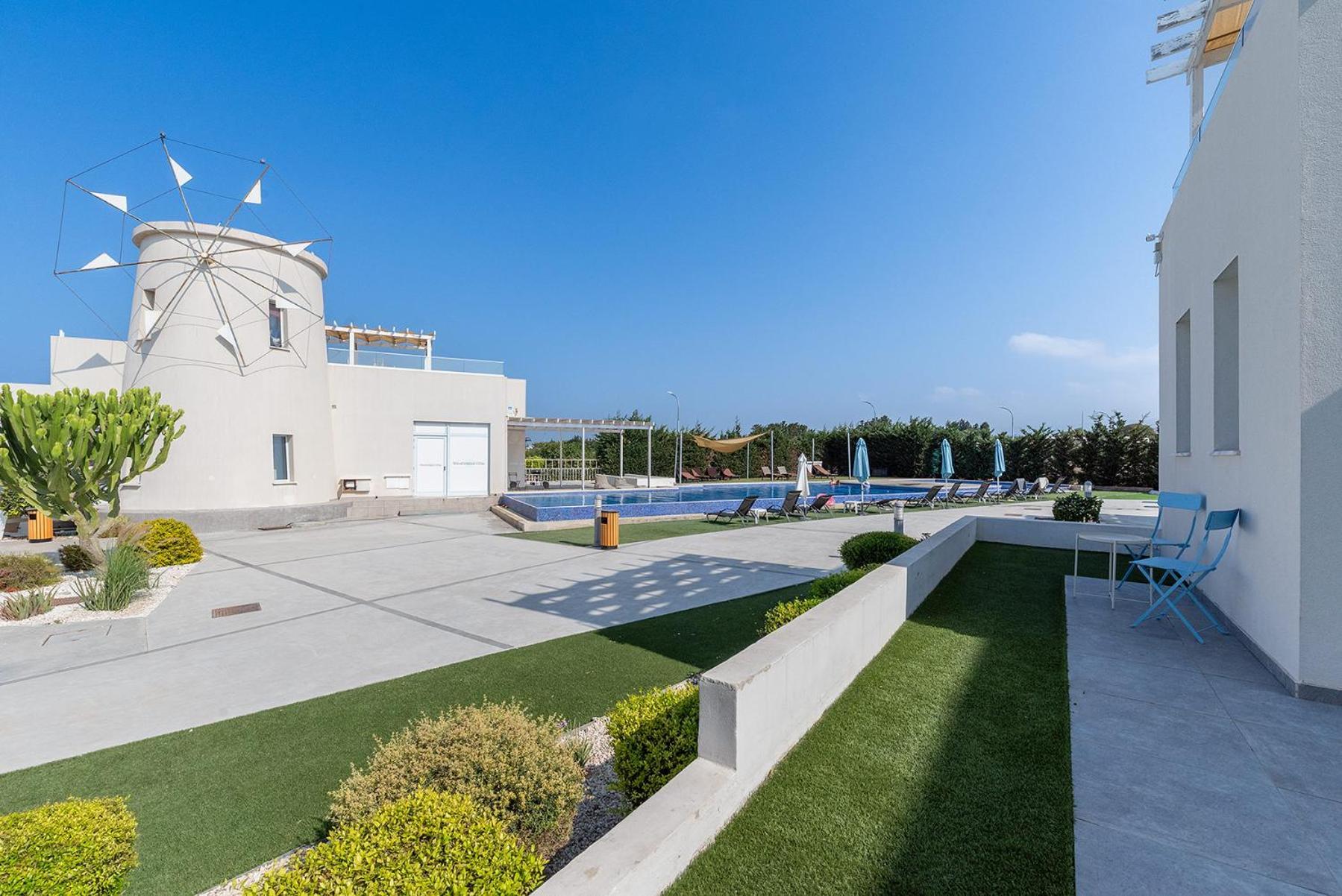 Blue Diamond Beach Villas Paphos Bagian luar foto
