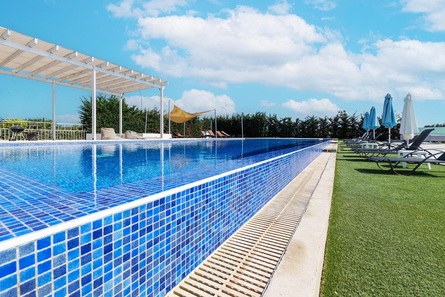 Blue Diamond Beach Villas Paphos Bagian luar foto