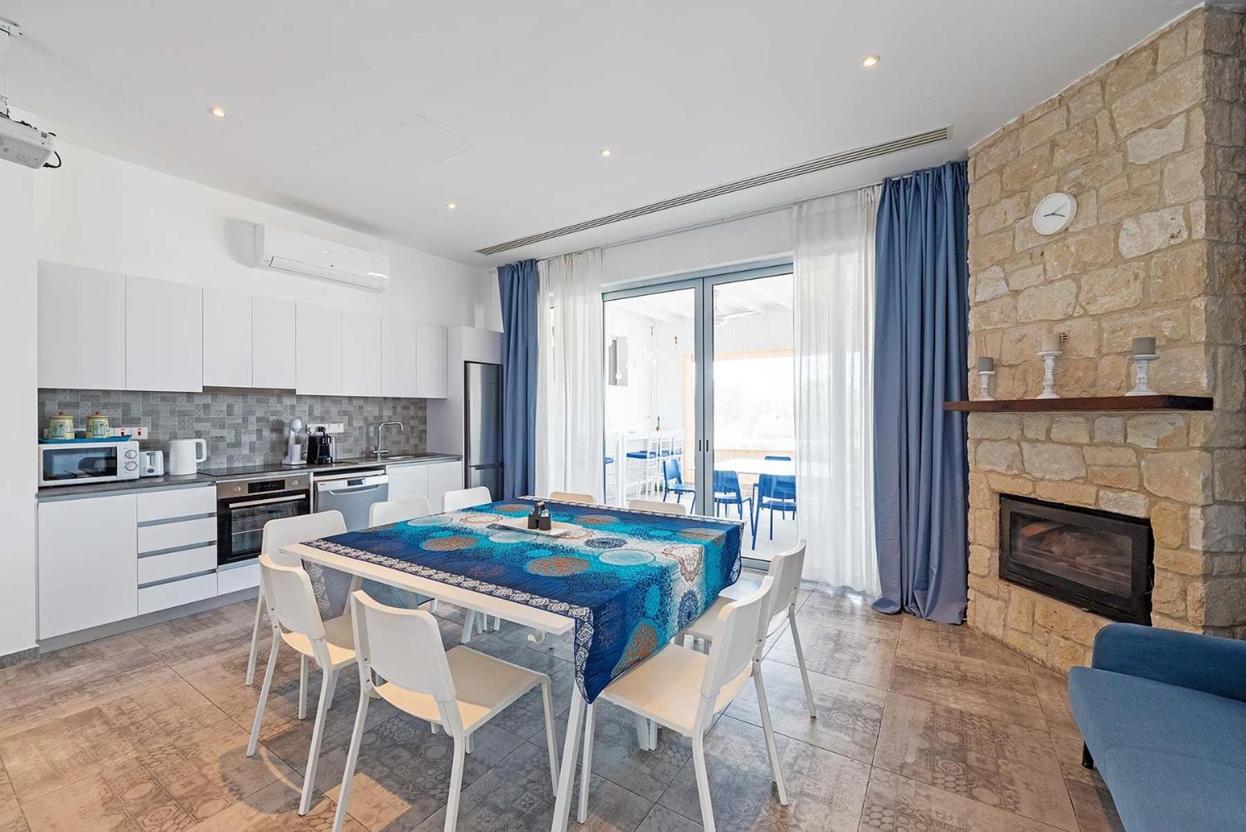 Blue Diamond Beach Villas Paphos Bagian luar foto