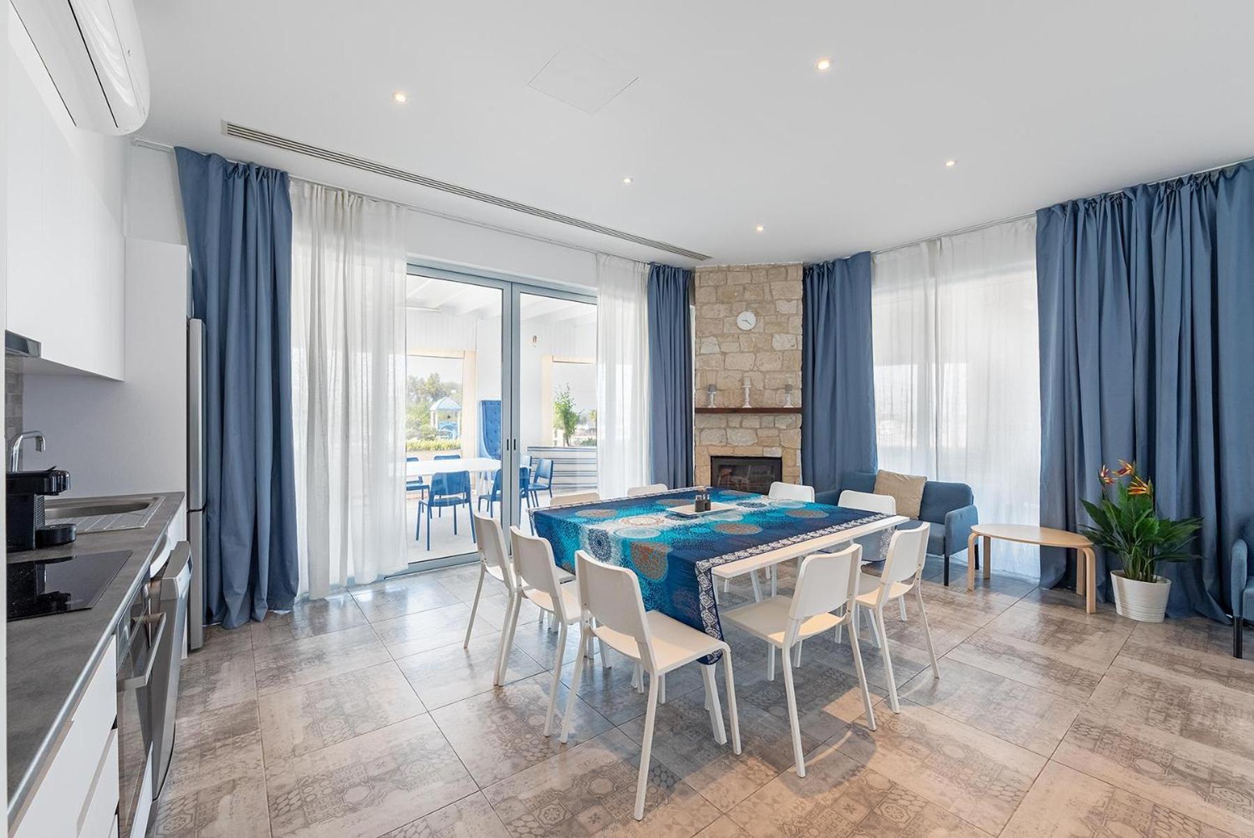 Blue Diamond Beach Villas Paphos Bagian luar foto