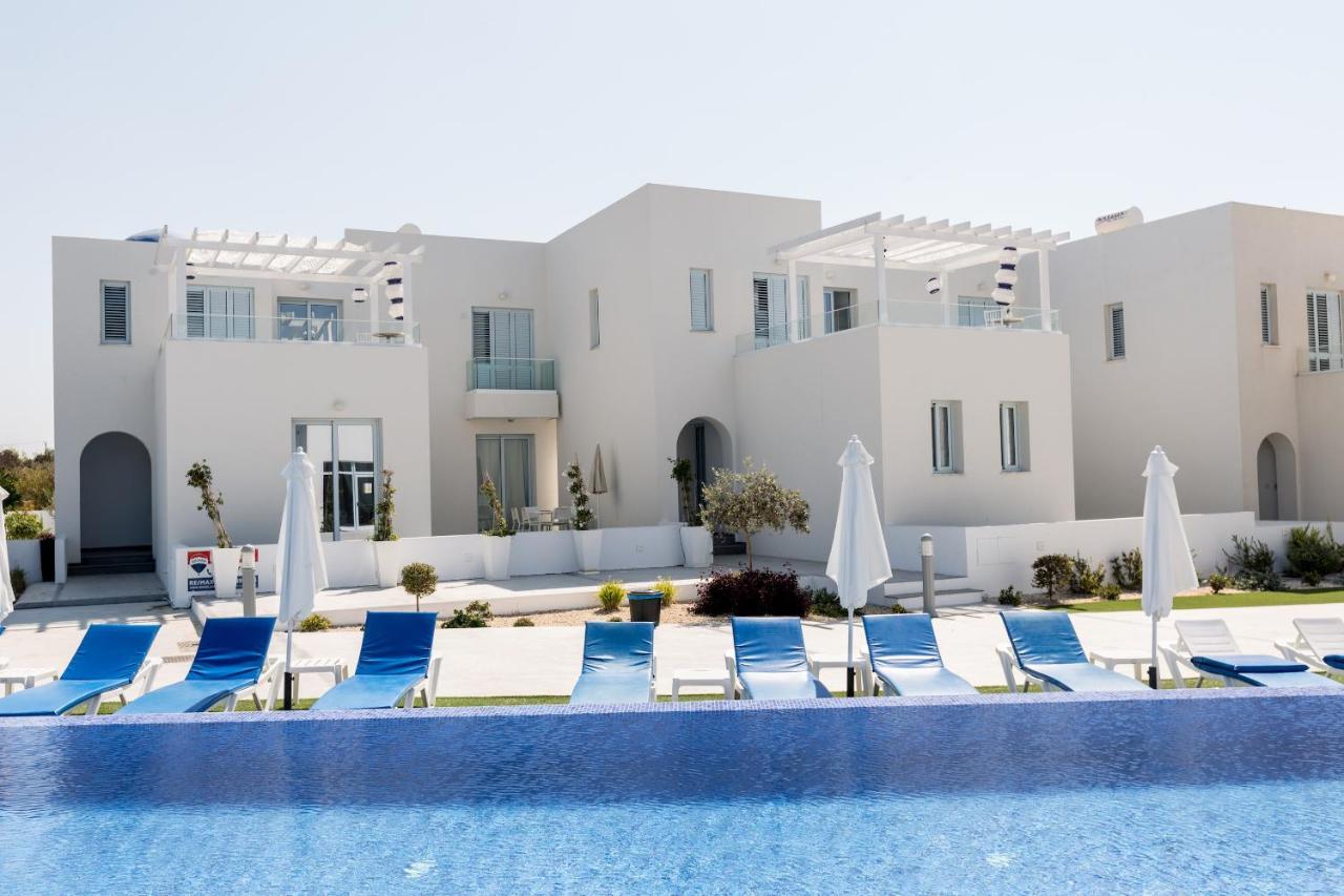 Blue Diamond Beach Villas Paphos Bagian luar foto