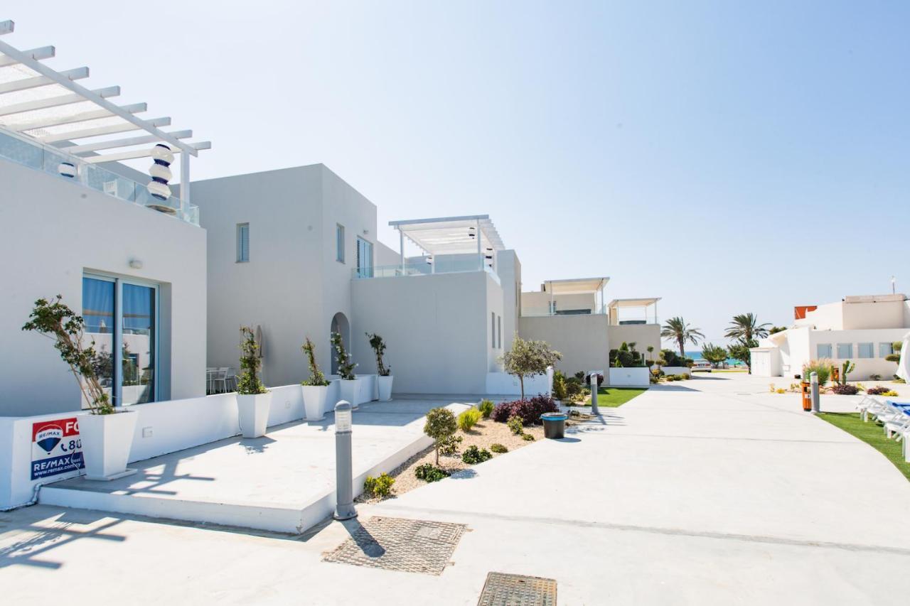 Blue Diamond Beach Villas Paphos Bagian luar foto