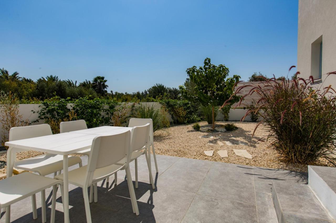 Blue Diamond Beach Villas Paphos Bagian luar foto