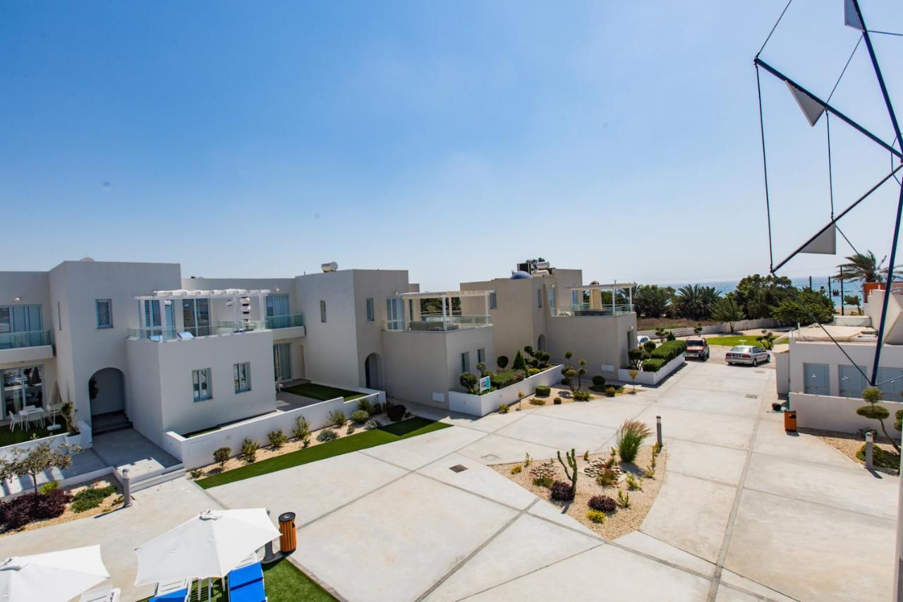 Blue Diamond Beach Villas Paphos Bagian luar foto