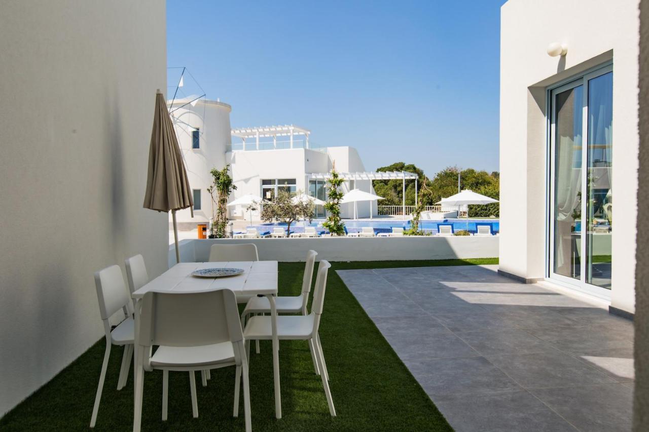 Blue Diamond Beach Villas Paphos Bagian luar foto