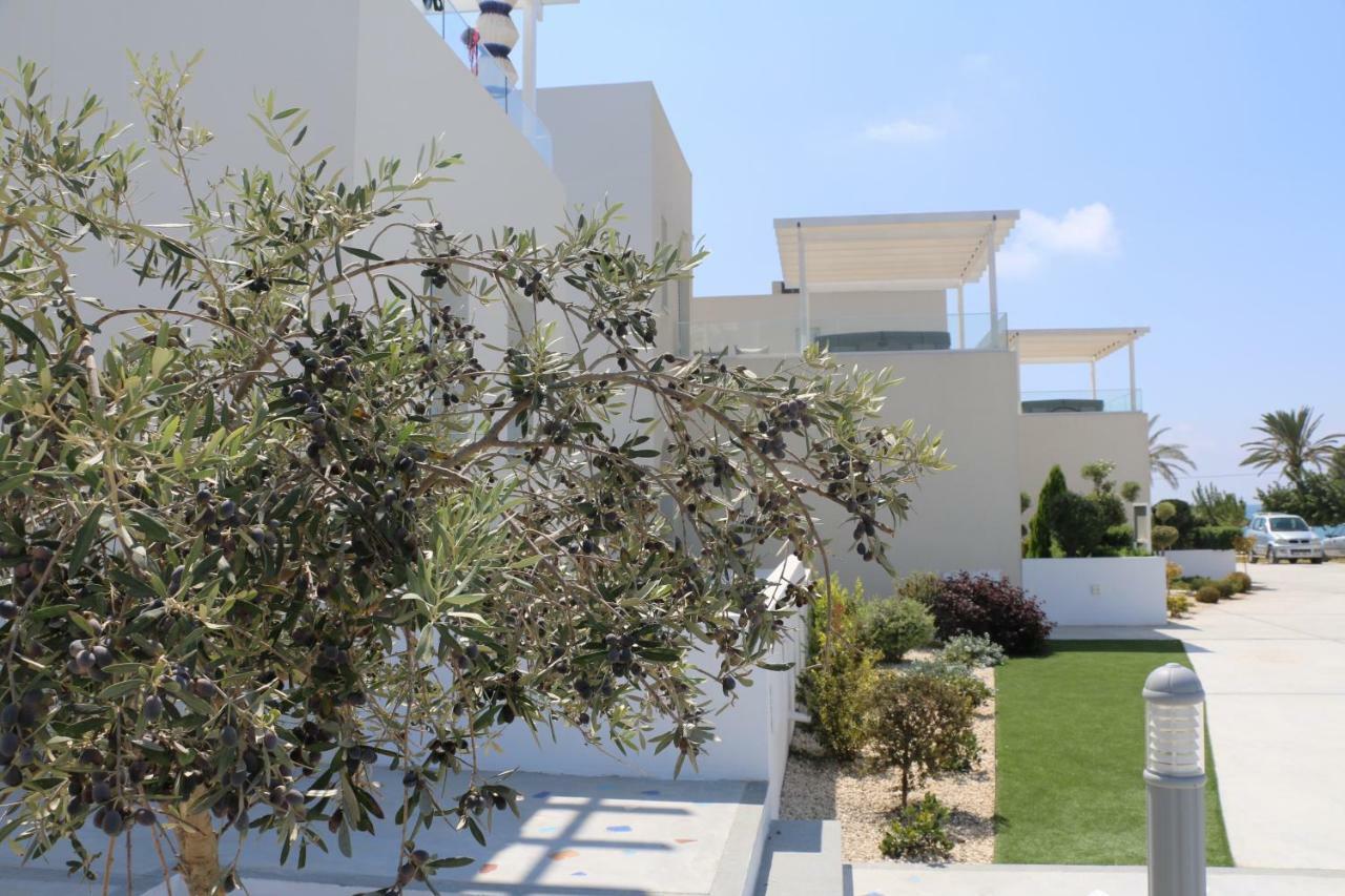 Blue Diamond Beach Villas Paphos Bagian luar foto